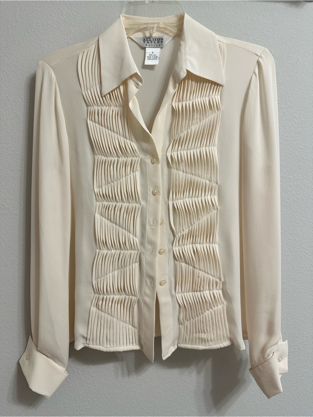 Allison Taylor Ivory Pleated Front Button-Down Blouse 100% silk crepe chiffon Sp